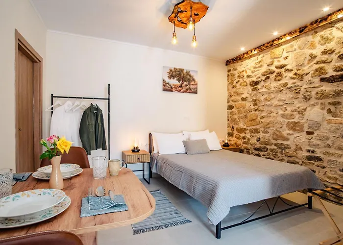 Kantounata Lejlighed *